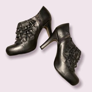 Madden Girl metallic platform booties 6.5